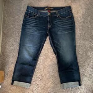 Arizona jean co. Juniors size 17. capri jean pants.